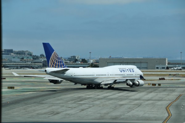 San Francisco Airport United 747