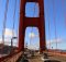 Over de Golden Gate Bridge rijden