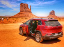 Scenic Drive Monument Valley met Jeep